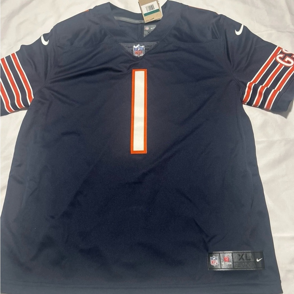 🔥Chicago Bears Justin Fields Jersey Size XL🔥🏈